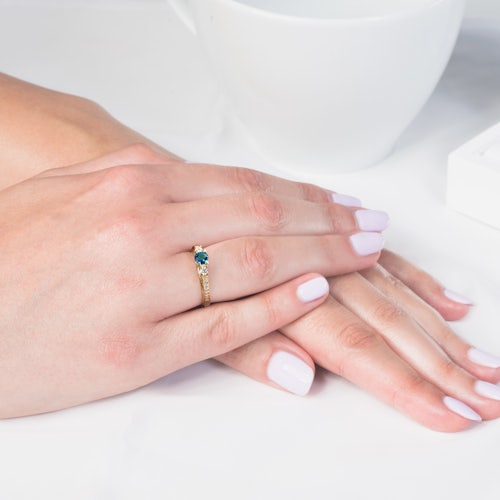 Pierścionek Heart of the Ocean: złoty, niebieski szafir